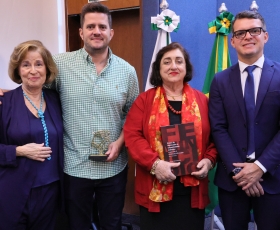 Lançamento da obra Crimes de feminicídio no enquadramento midiático: o que não é nominado não existe (Brasil, 2015-2018). 04/12/2025. Foto: Beto Monteiro/Ascom UnB